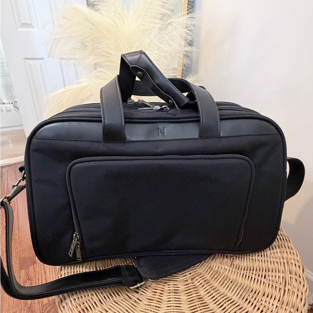 Nomad Lane Black Bento Bag Classic Carry On